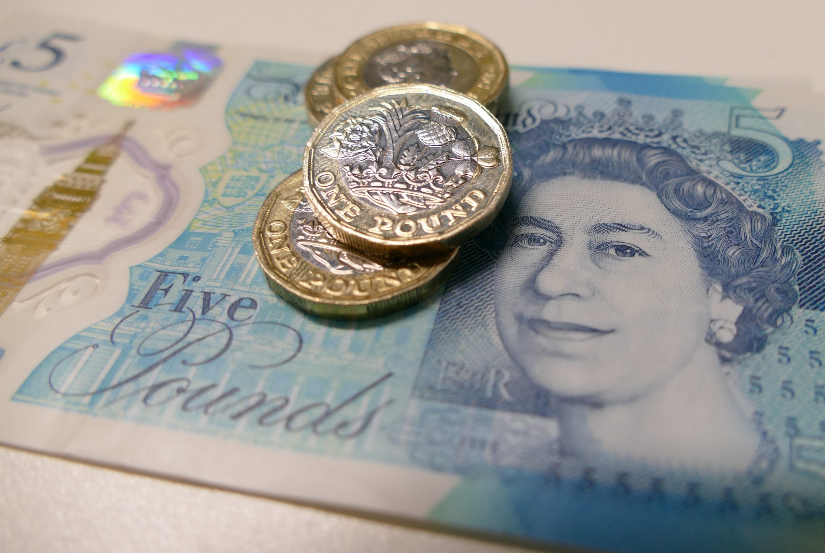 UK banknotes and coins